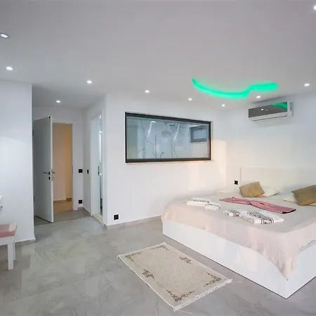 Villa Lion With Sea View *