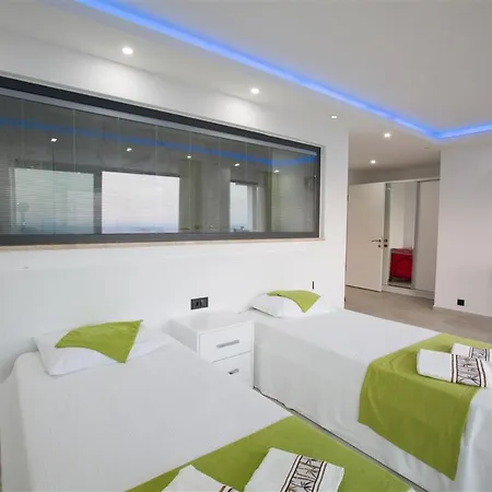 Villa Lion With Sea View *